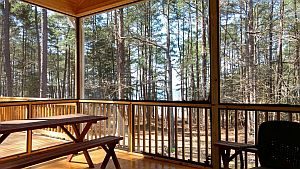 Bild: eine schöne, offene Terrasse