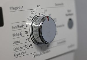 Programmauswahl an einer Waschmaschine Grafik: Programmwahl beim Wäschewaschen